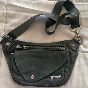 Sipsey Wilder black hip pack